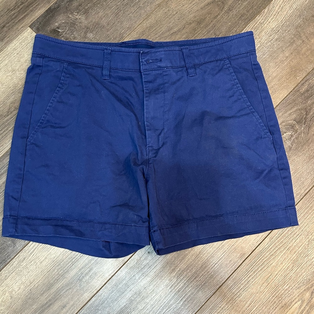 Men’s Crown & Ivy size 32.  5in